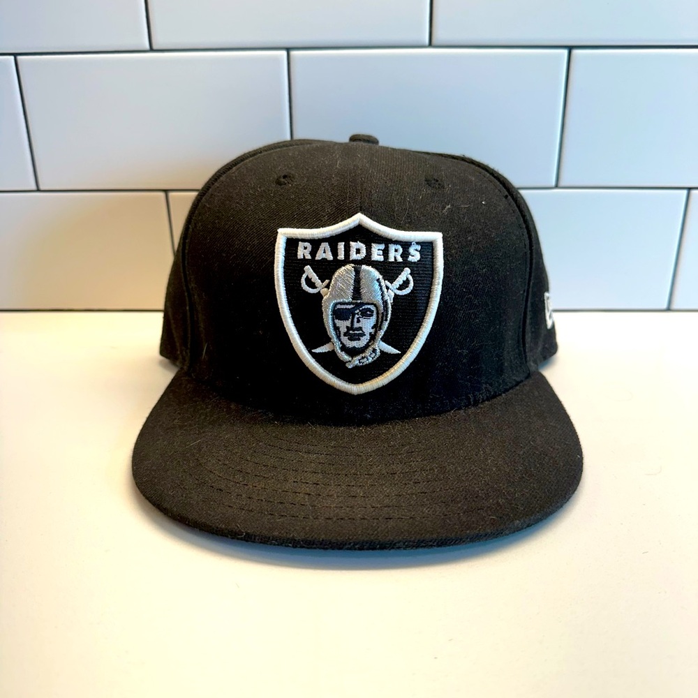 LOS ANGELES RAIDERS NFL fitted flat bill mens 7 3/8 black silver white